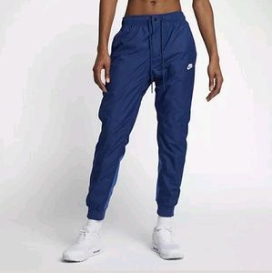 windrunner nike pants
